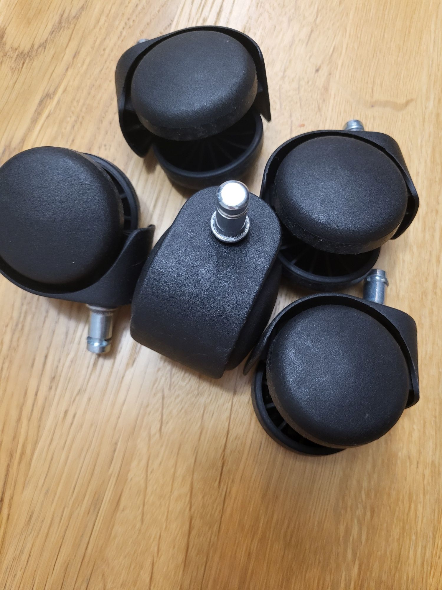 Kółka do fotela obrotowego biurowego do krzesła Fi 10 dł 22mm ikea
