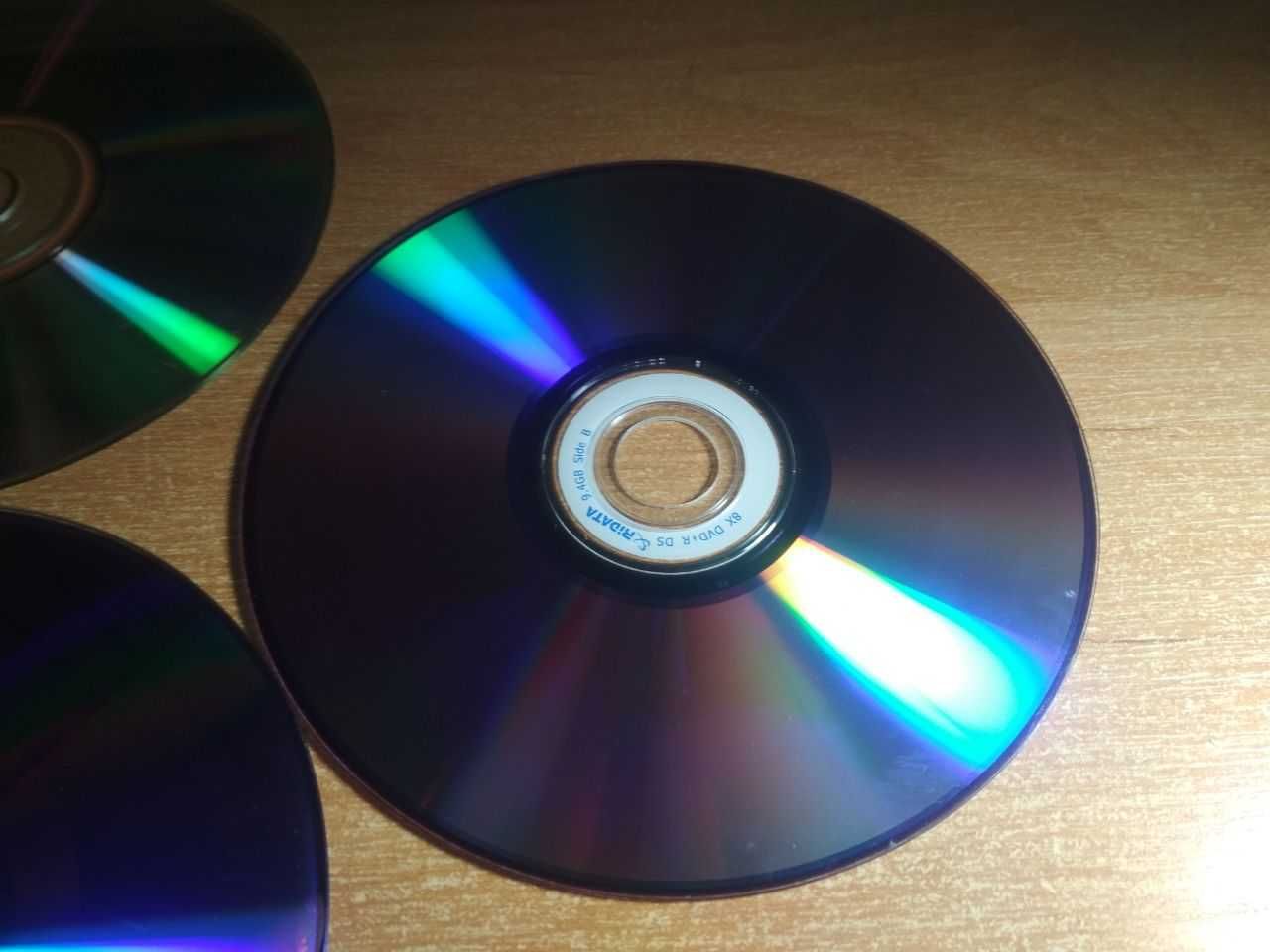 установчі диски,Windows XP, Linux CD/DVD,ігри Dendy, Super Nintendo,ПК