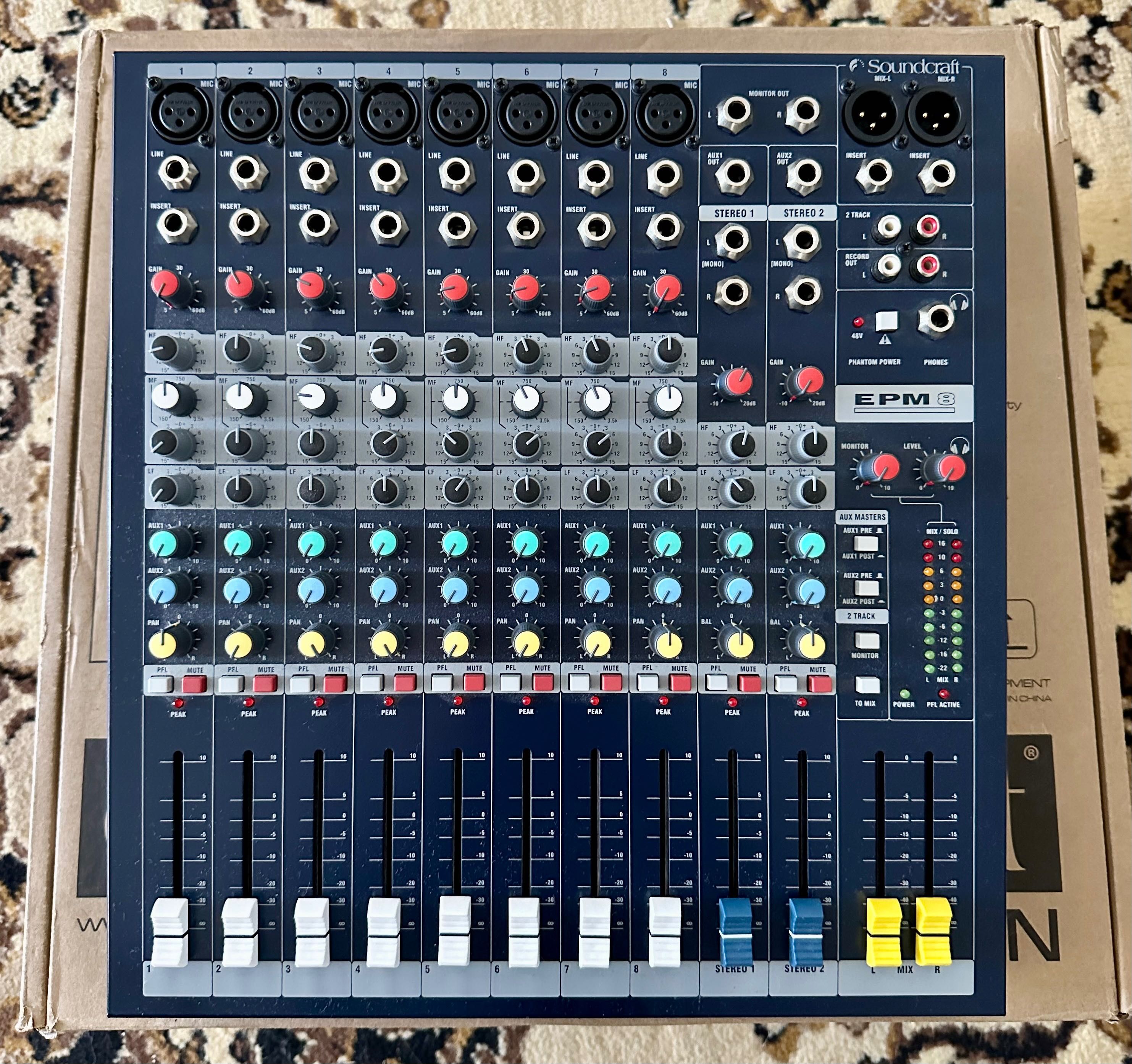 Mesa mistura Soundcraft EPM8