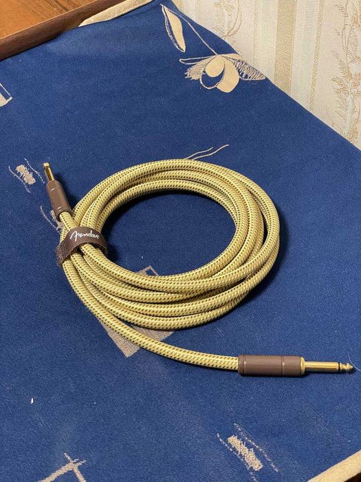 Fender Deluxe Series Instrument Cable 3m. Кабель для гитары/баса