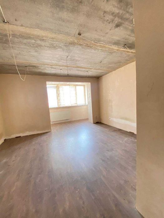 2-х кімнатна квартира в цегляному газовому будинку Старицького/Ріхтера