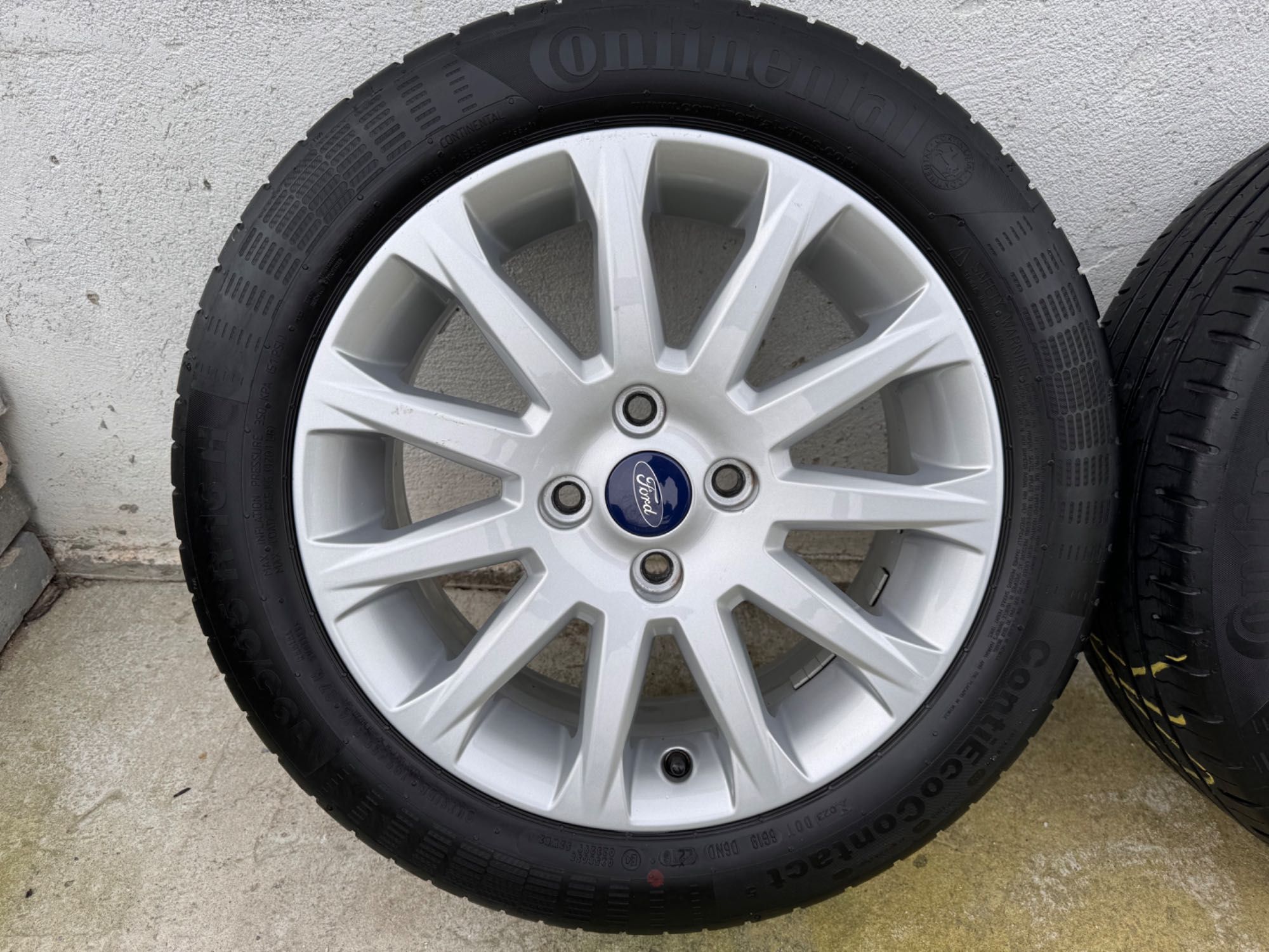 Koła Felgi Aluminiowe Ford Fiesta MK7 B-MAX 195/55/16R Continental