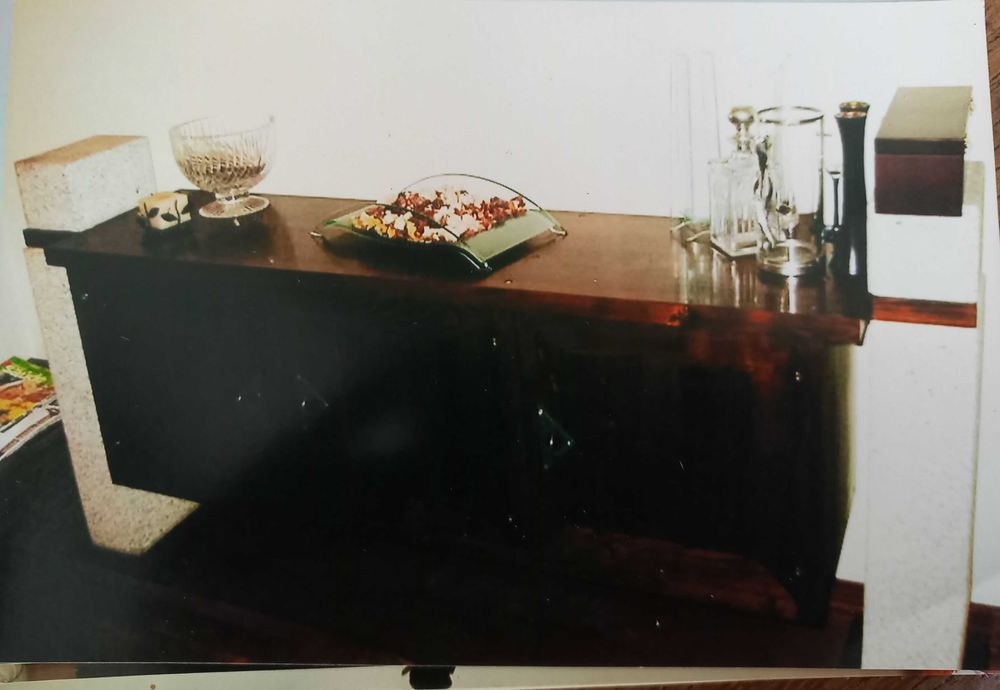 Móveis de sala em pedra e madeira maciça