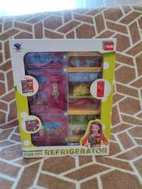 Іграшковий холодильник для ляльок