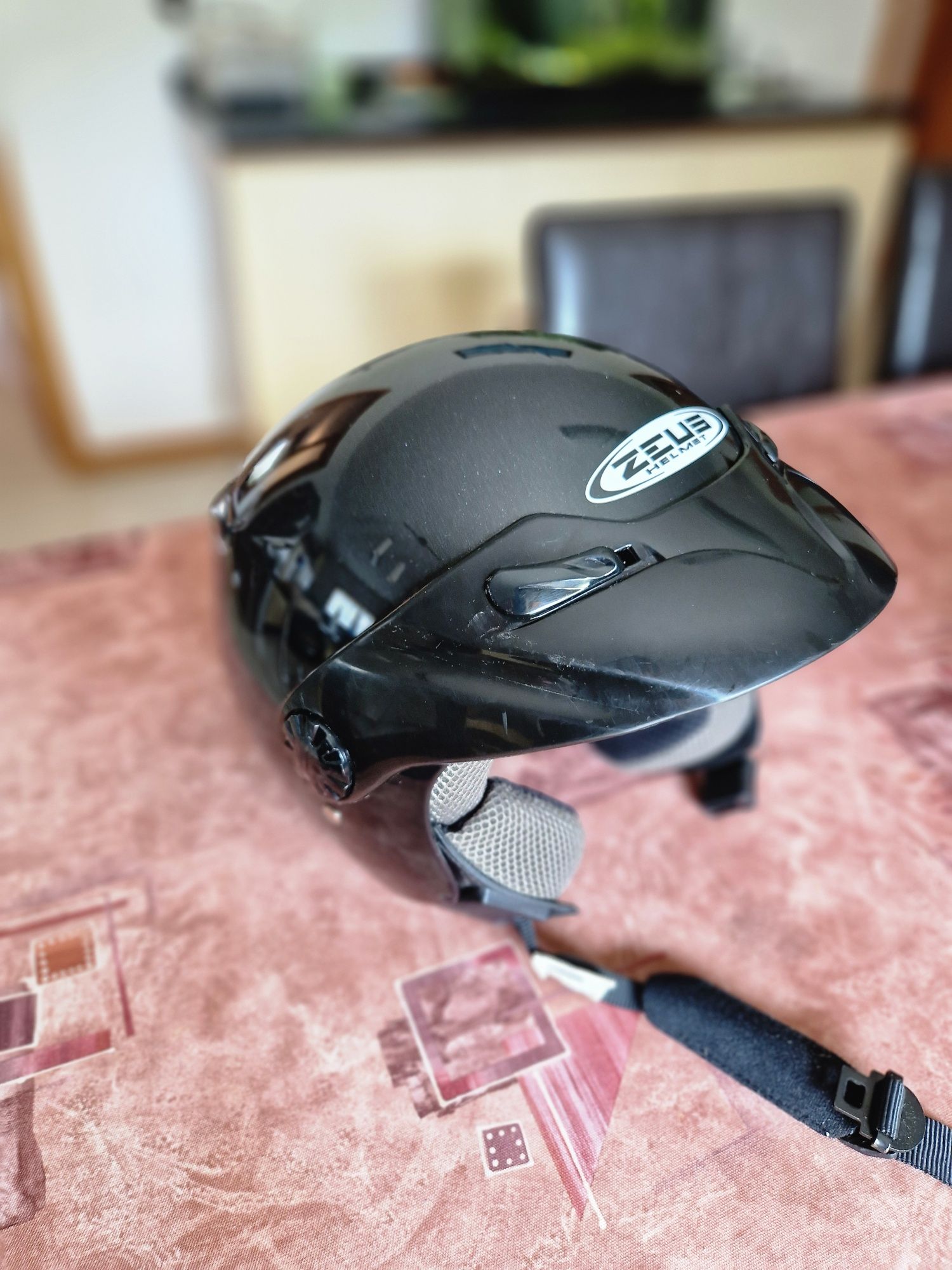 Capacete ZEUS - Tamanho M