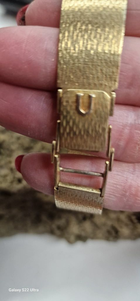 Zloty zegarek Universal Geneve
