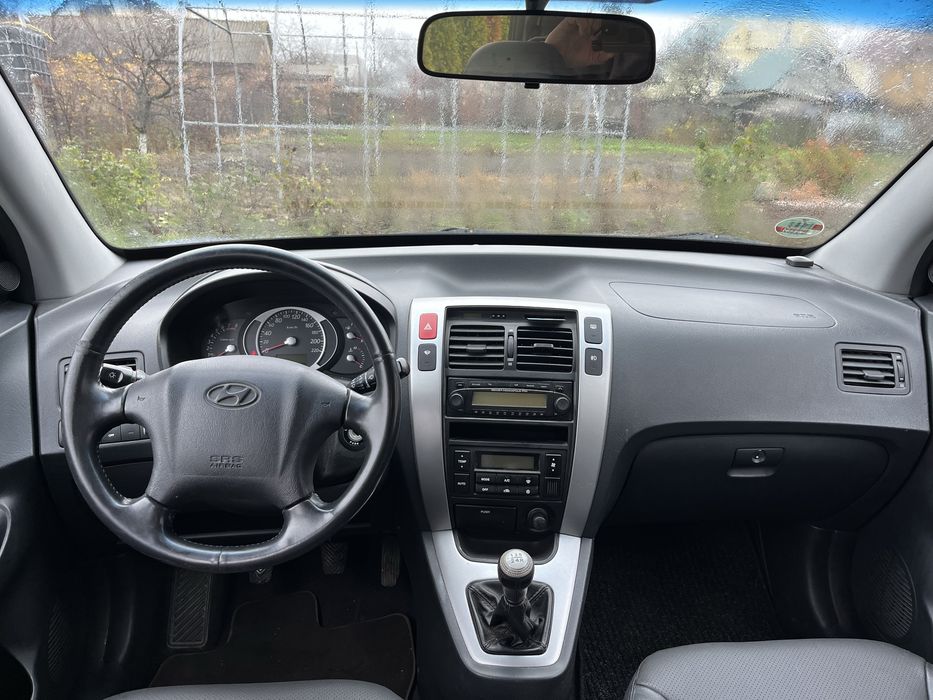 Hyundal Tucson 2.0 бенз. 2WD.