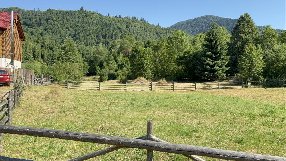 Продається 10 сотих у горах в курортному селі