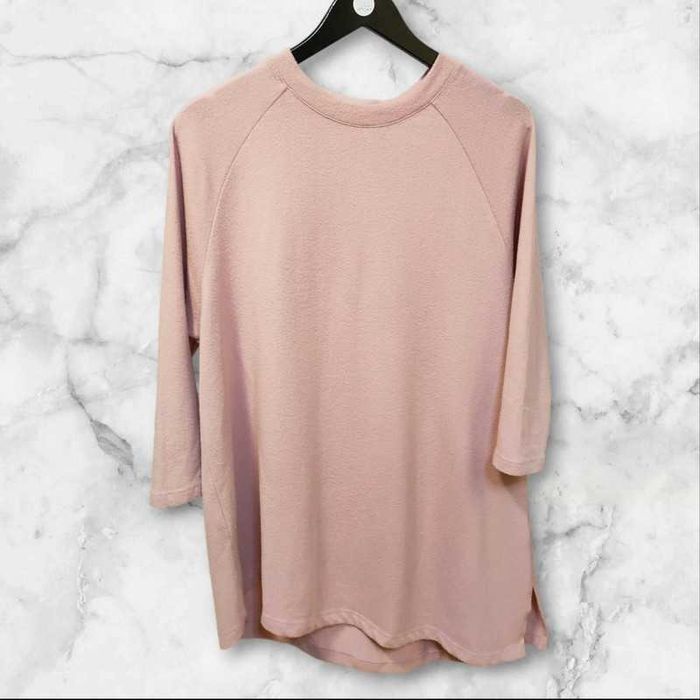 Sweterek pudrowy róż reserved damski