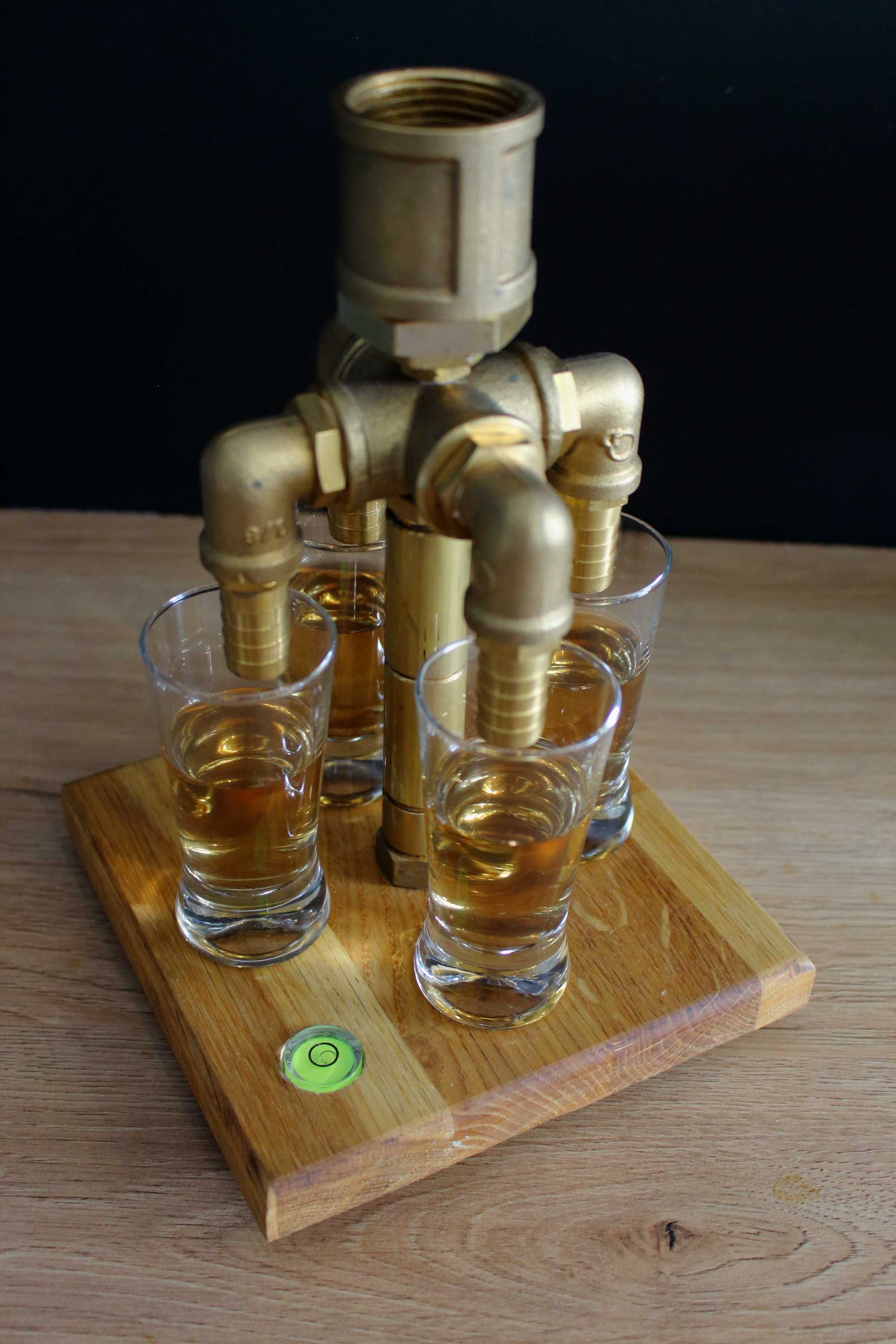 Nalewak whisky wódka dozownik mosiężny na 4 kieliszki