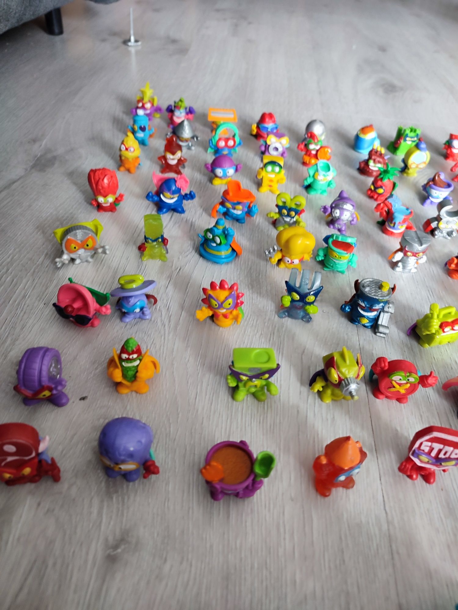 Figurki Super Zings 126 szt