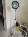 2 lampy szpitalne.