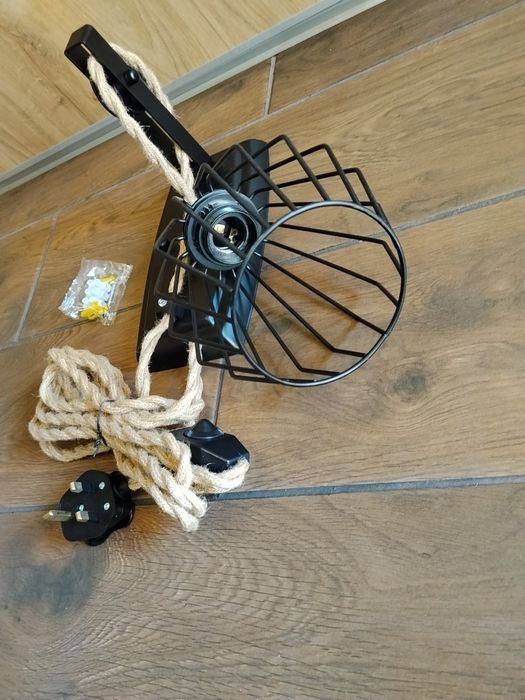 Kinkiet lampa wisząca