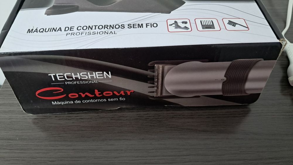 Máquina aparadora de cabelo e barba