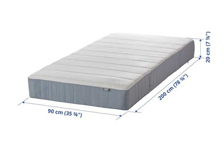 Cama / Estrado e colchão do IKEA