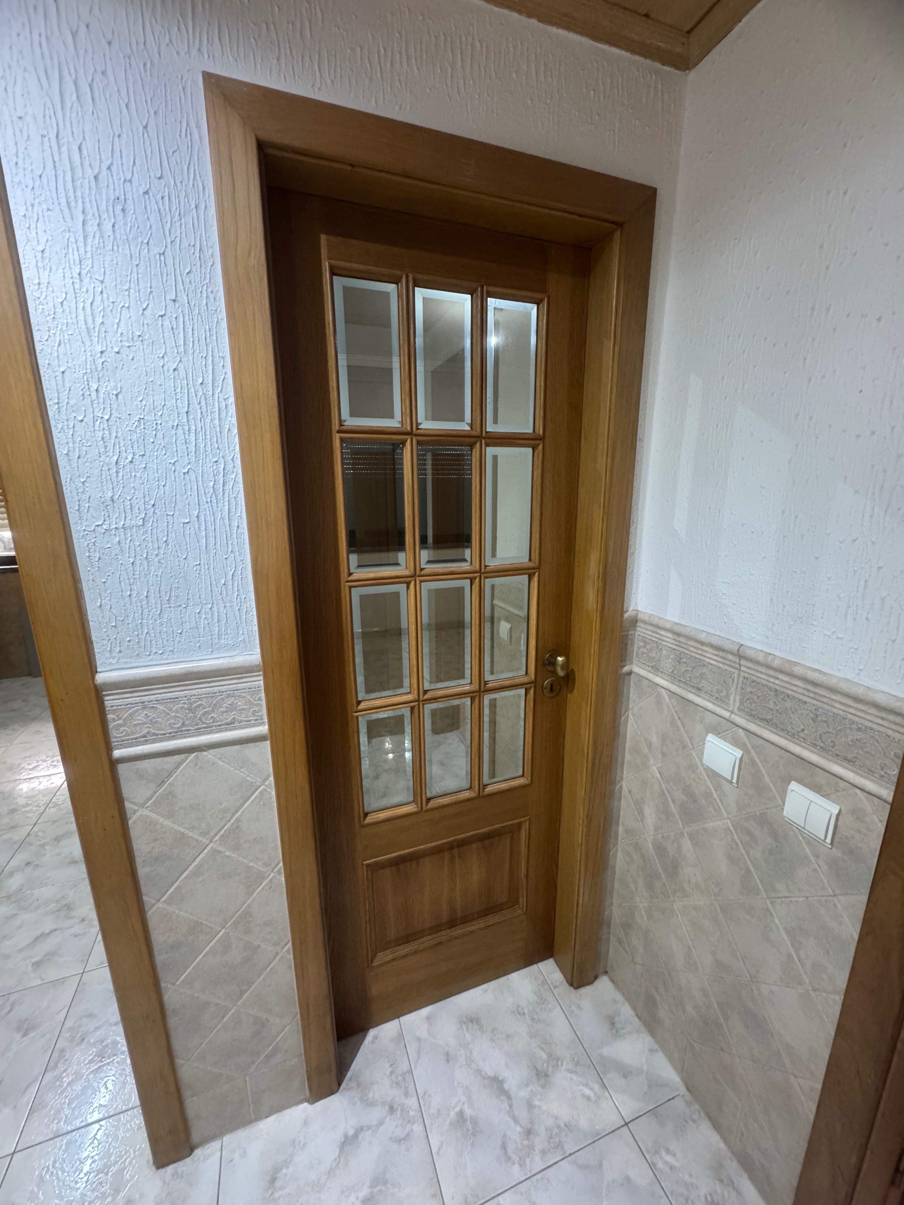 Aduelas porta madeira