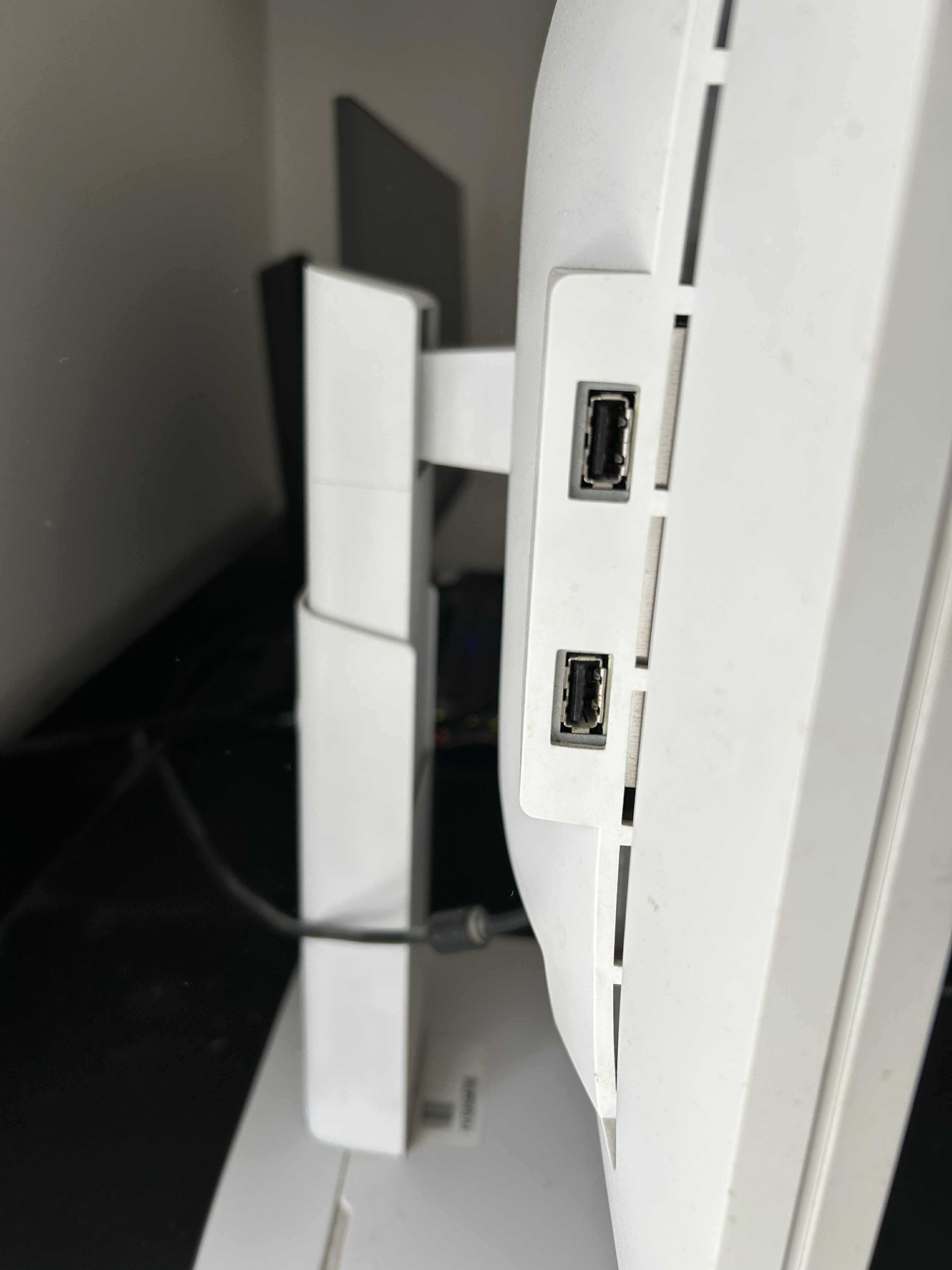 Monitor Fujitsu 23" VGA