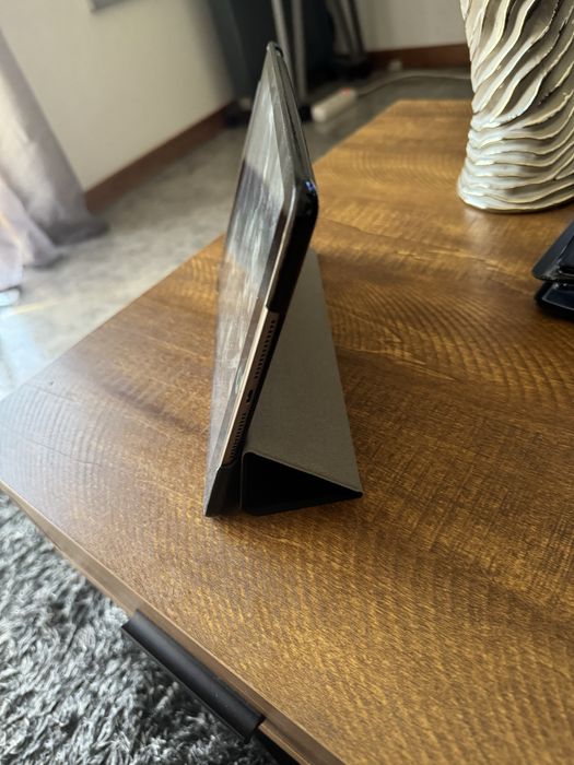 iPad 5ª Geração 32GB Wi-Fi - Como Novo + Capa
