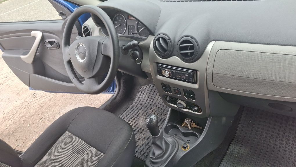 Dacia sandero1.2 16v пробіг126000км 2009р