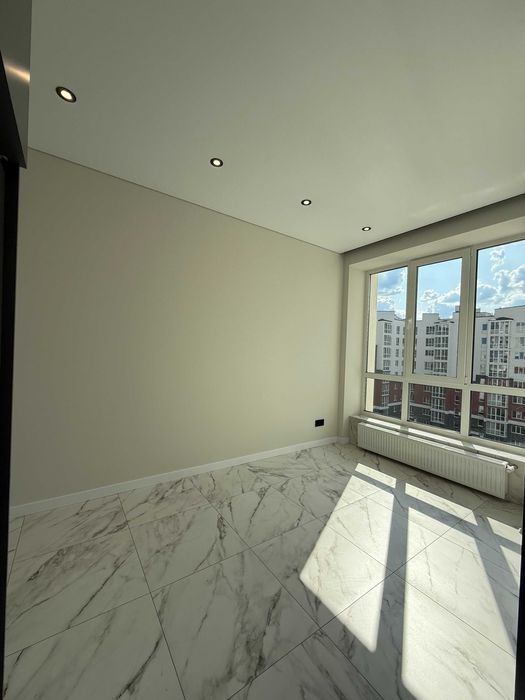 Світла 1-кімнатна квартира з новим ремонтом! Заходь і живи!