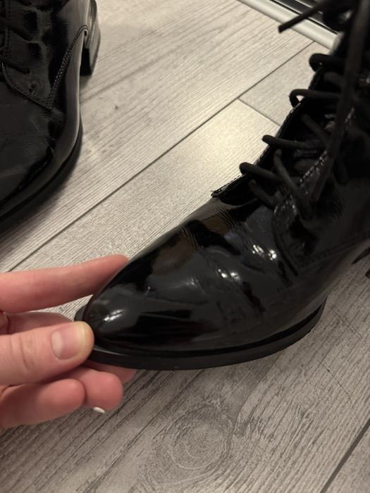 Продам ботінки лакові