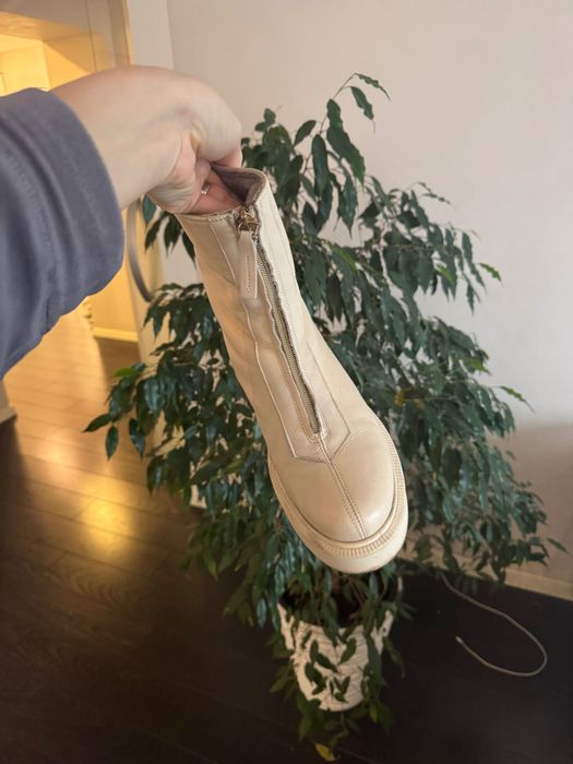 Взуття 39 розміру