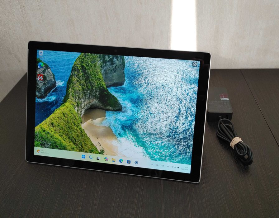 Microsoft Surface Pro 7 Plus Intel i5-1135g7 8/256gb Батарея 100%