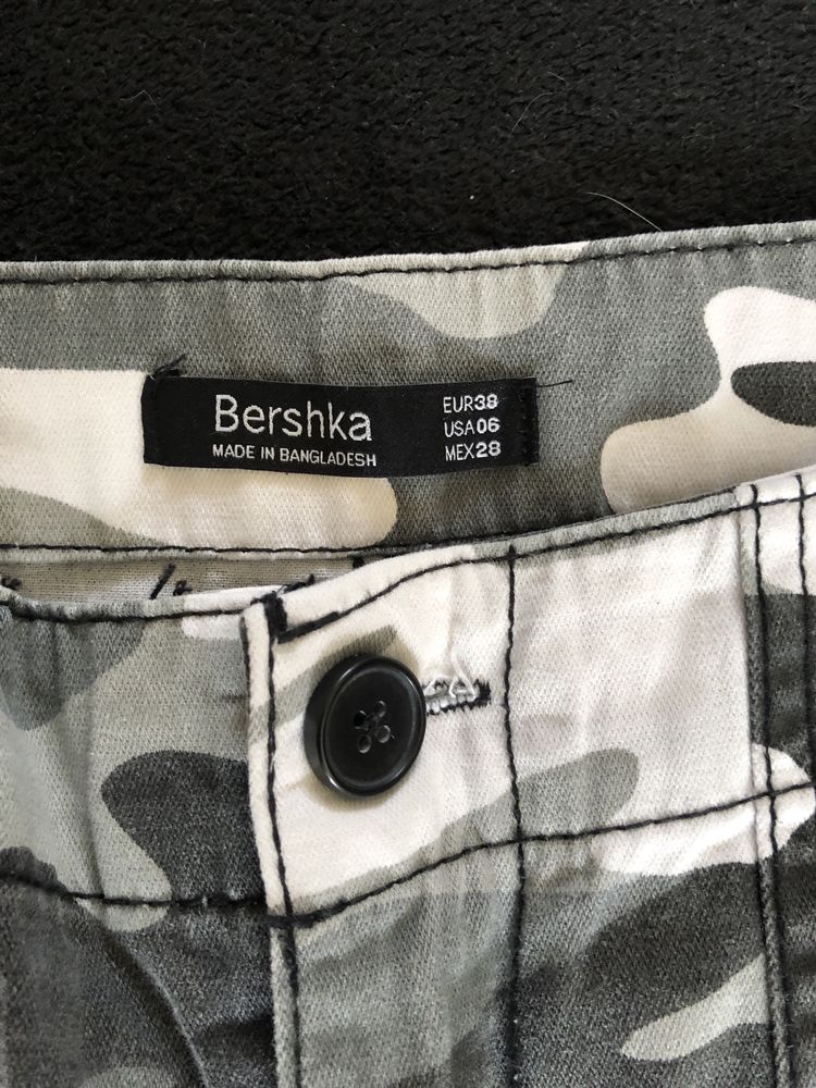 Spodnie Bershka moro jogger MEX 28 EUR 38