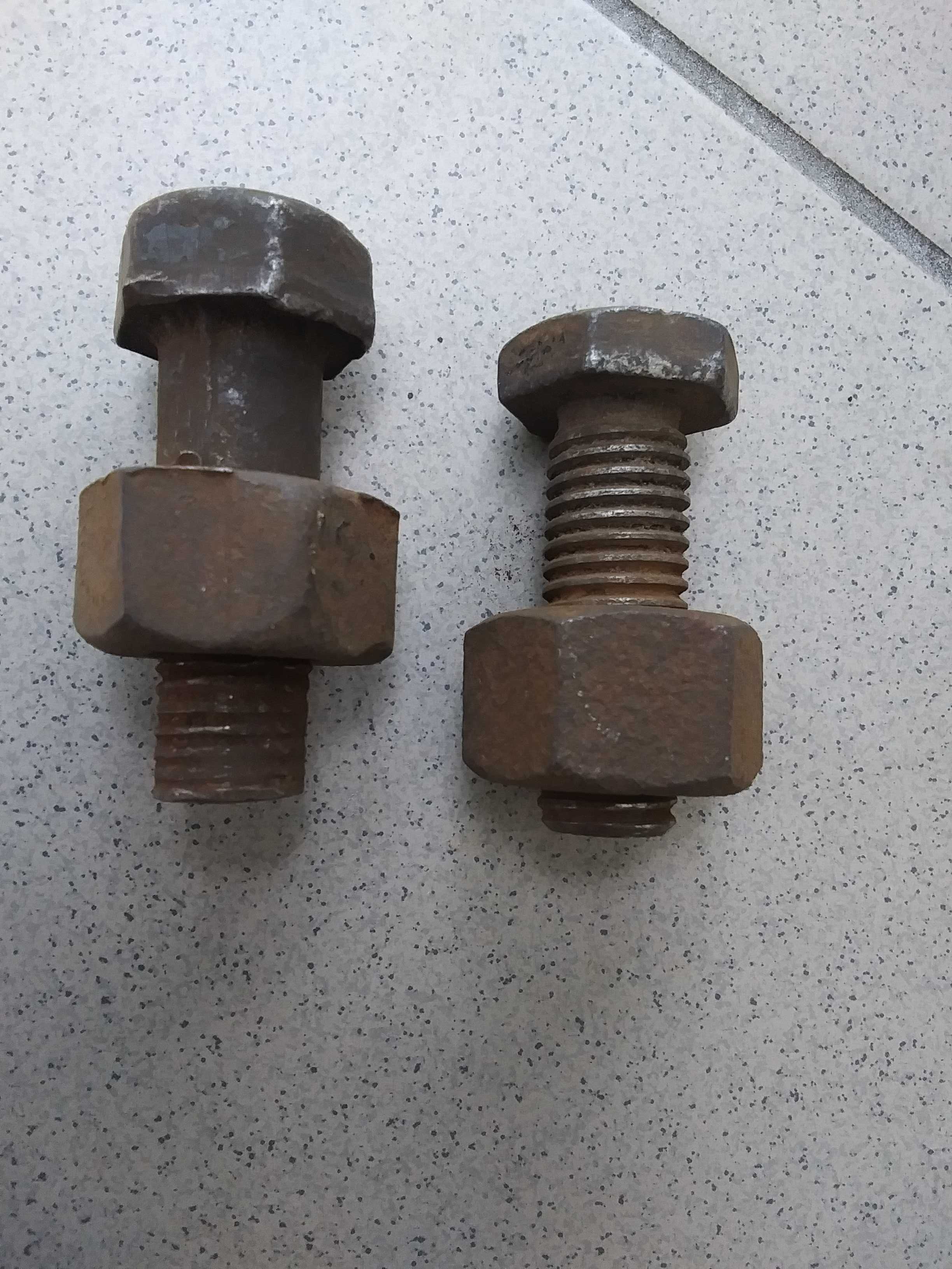 Stare śruby zabytkowe przedmioty fi 17 mm 6 cm z PRL śruba vintage