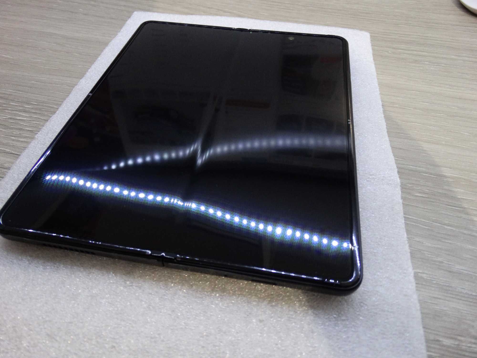 SAMSUNG GALAXY FOLD 3 pełen zestaw GWARANCJA 12 GB / 256 GB jak nowy