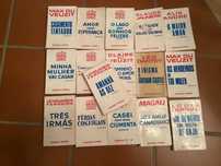 Livros variados em bom estado