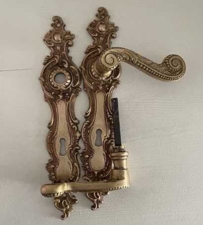 Klamki stare przedwojenne mosiężne z szyldami