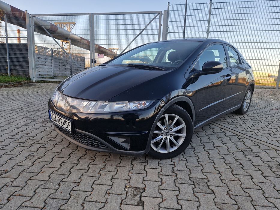Honda Civic VIII UFO 5D 1.4 Benzyna Klima Elektryka