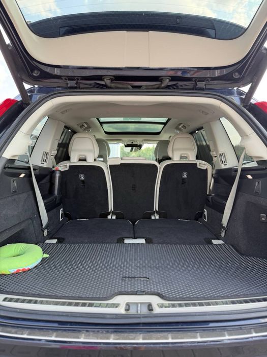 Автомобіль Volvo XC90 2015. 7 місний