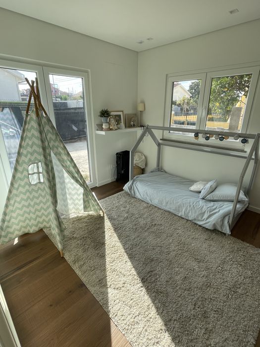 Vendo cama Tipi com colchao