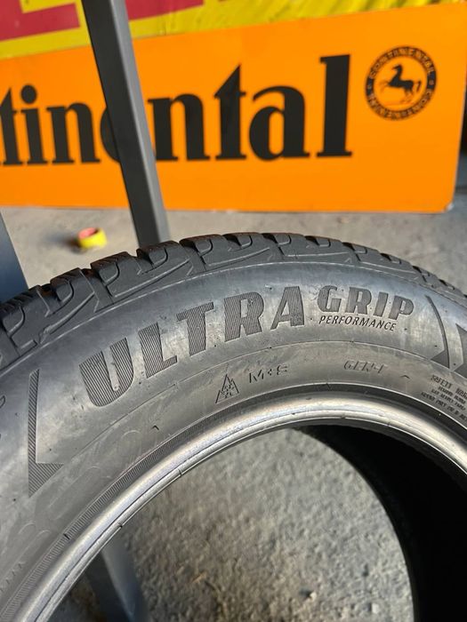 Шини 215/65 r16 Goodyear Ultra Grip Зима (262)