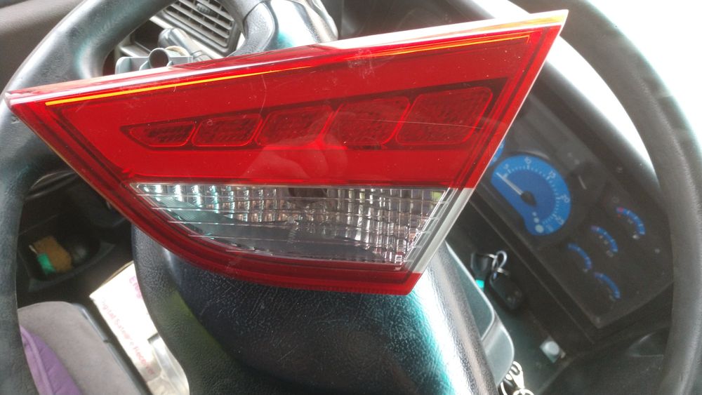 Правий стоп 11 - 15 HYUNDAI SONATA LED RH 92404-3S3 original