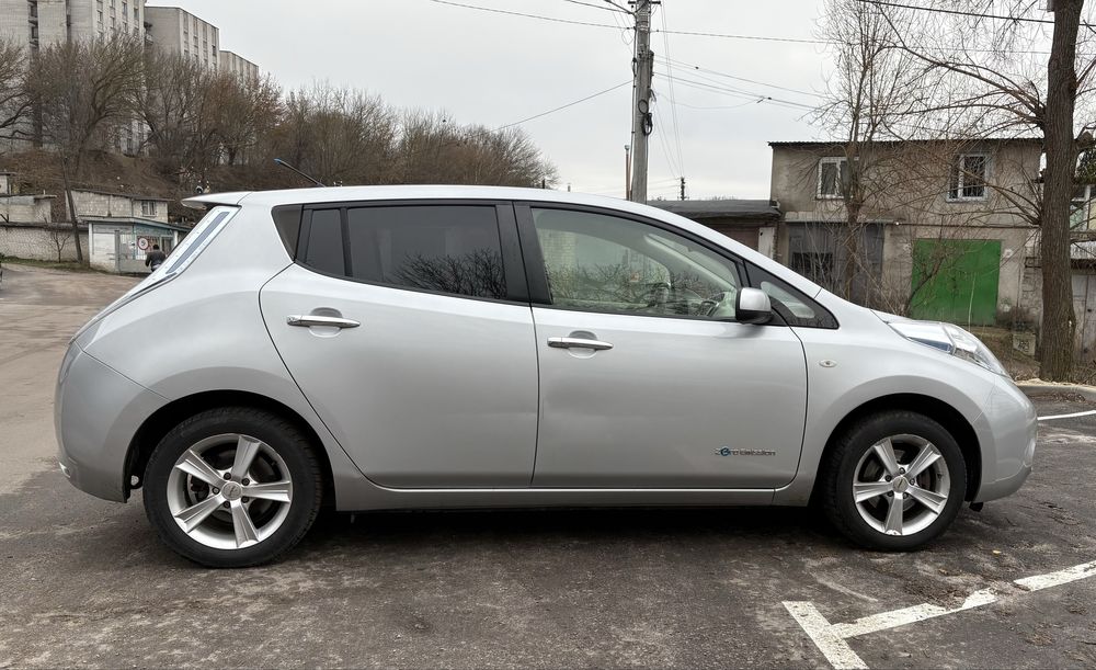 Продам Nissan Leaf 24kw