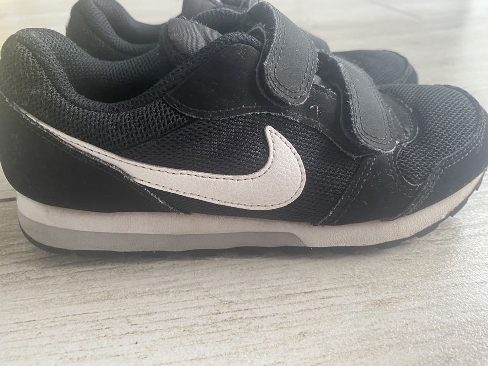 Sprzedam nike dzieciece roz. 31.5