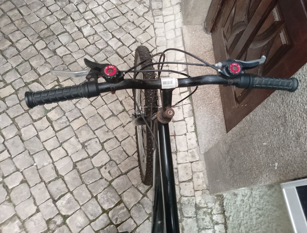 Bicicleta nova, roda 28