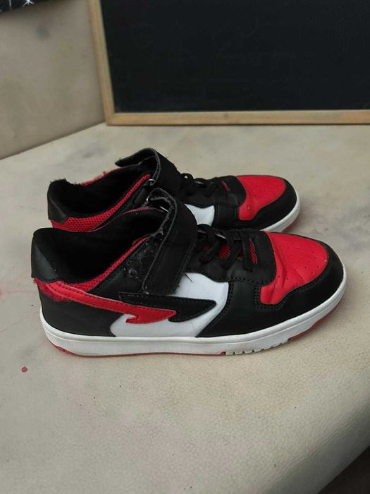 Tenis unisexo usados (em bom estado)