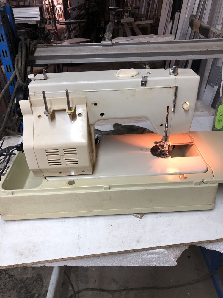 Maquina de costura LMR