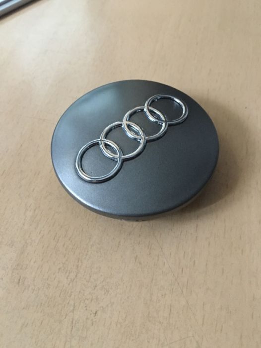 Колпачки заглушки на литой диски Audi 8D0601170 68мм