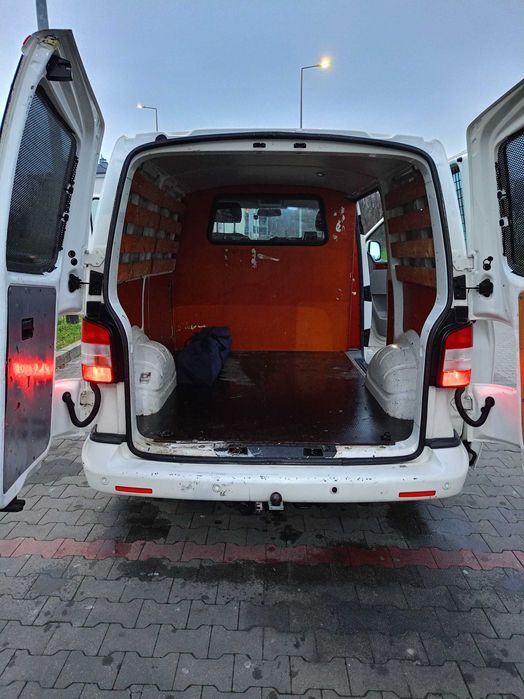 Volkswagen Transporter T5 niski przebieg 176 tyś km, klima