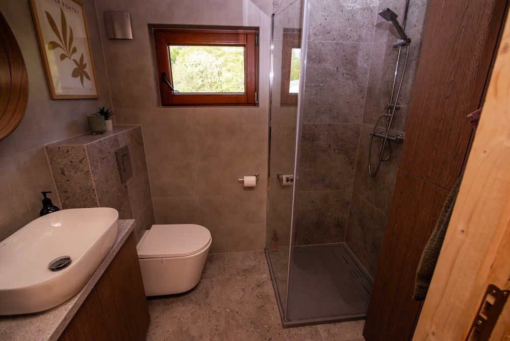 Domek Roztocze - szczelnie ogrodzony. Ognisko. Jacuzzi - Balia. Sauna.