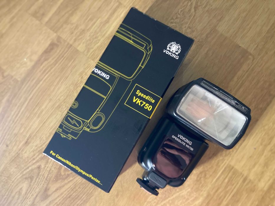 Фотоспалах універсальний Voking VK750 у ідеальному стані (вспышка) зум