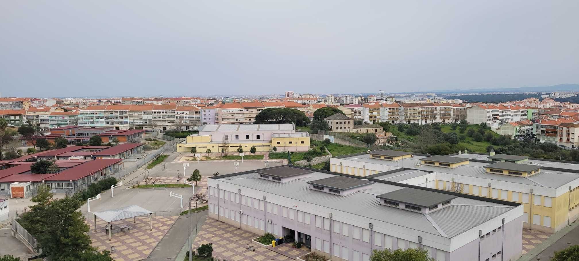 2025/2026- Quarto para Professora ou Estudante Universitária – Almada