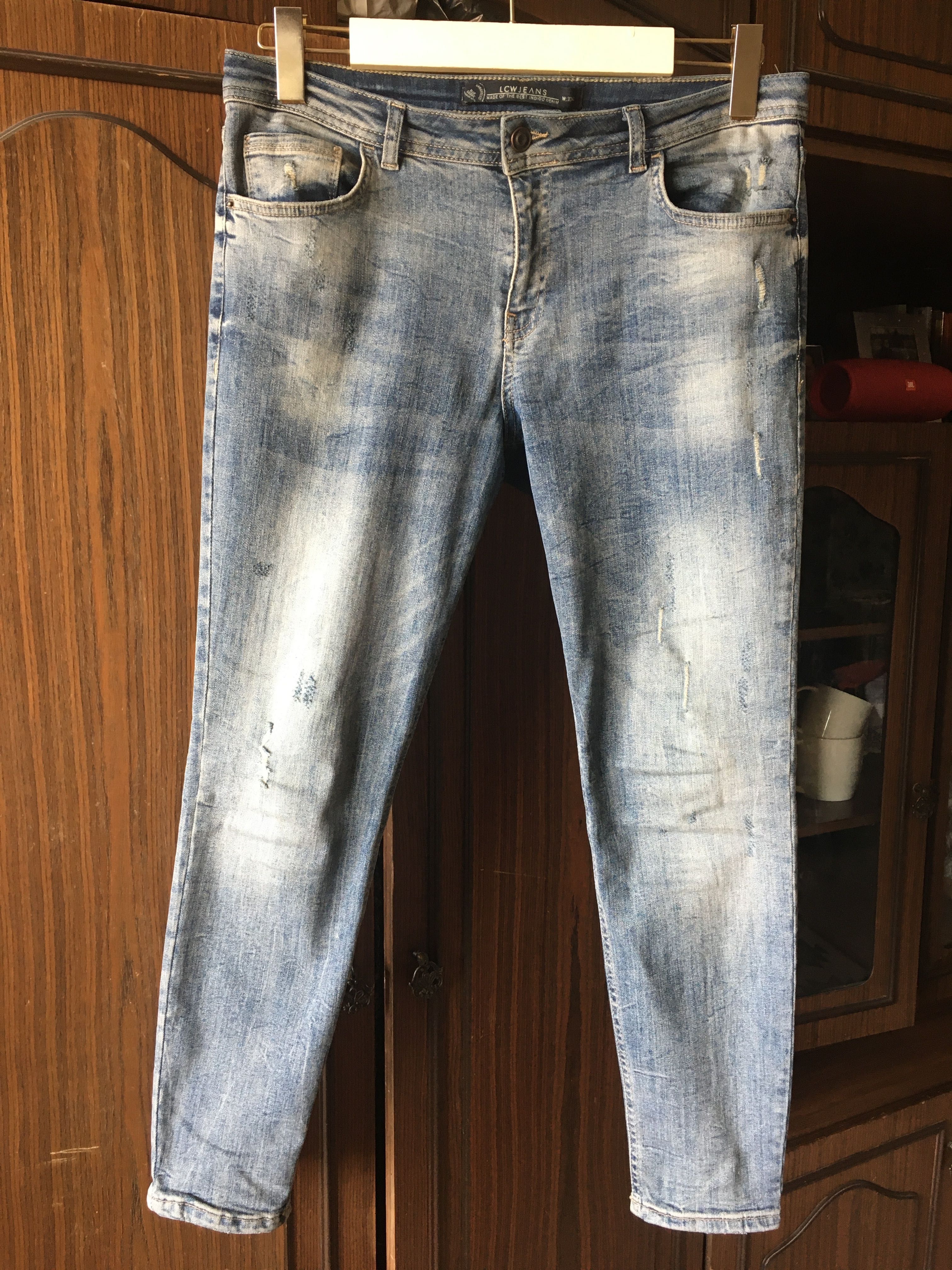 Продам женские джинсы LCW