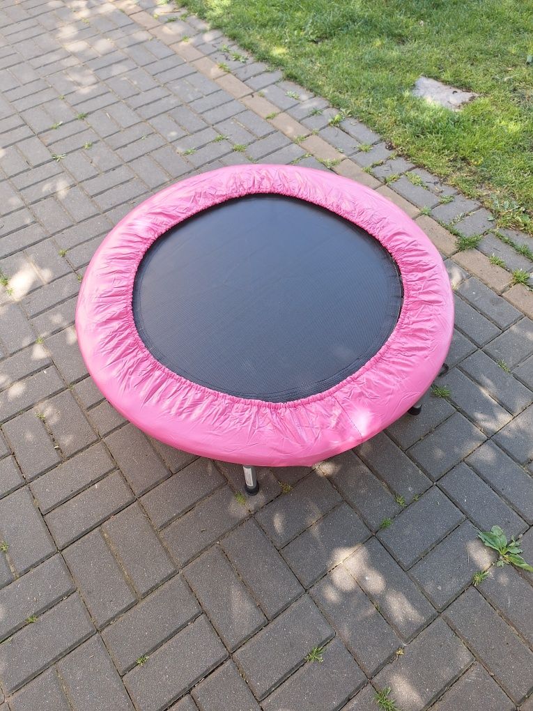 Mała trampolina.