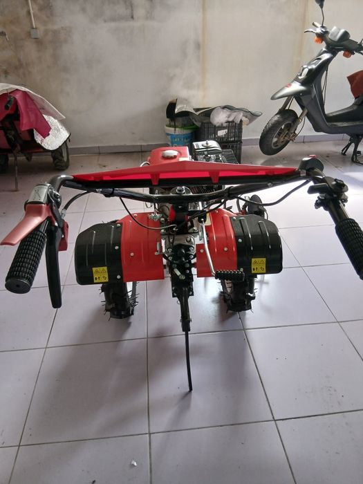 Moto agricultora marca faísca